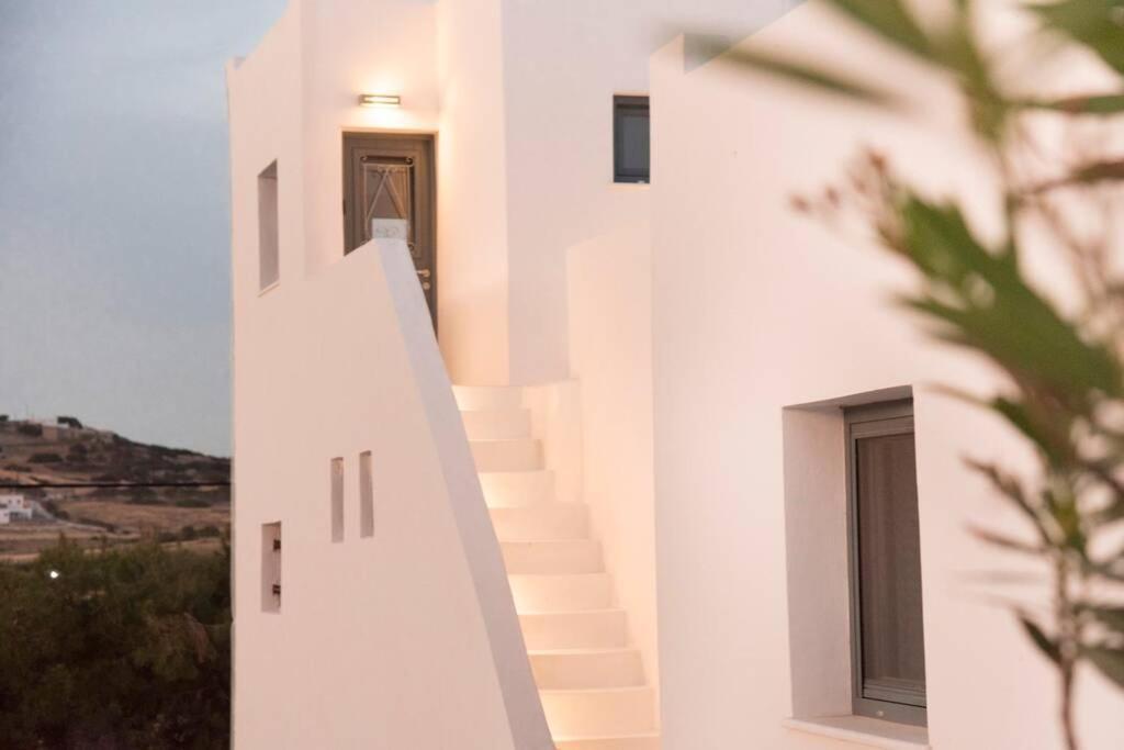 Sunny Studio W.Breathtaking Naxos Views In Isterni Appartement Isterni  Buitenkant foto