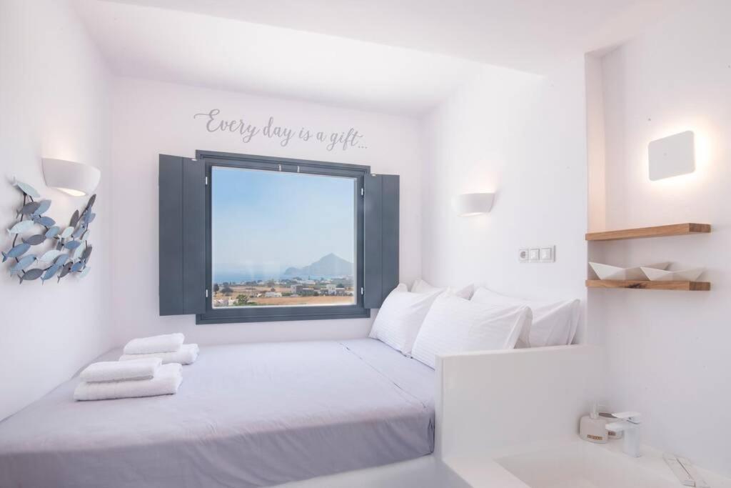 Sunny Studio W.Breathtaking Naxos Views In Isterni Appartement Isterni  Buitenkant foto